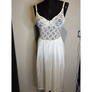 Best form Vintage Full Slip Nightgown Lace Bust White 34C Union Tag